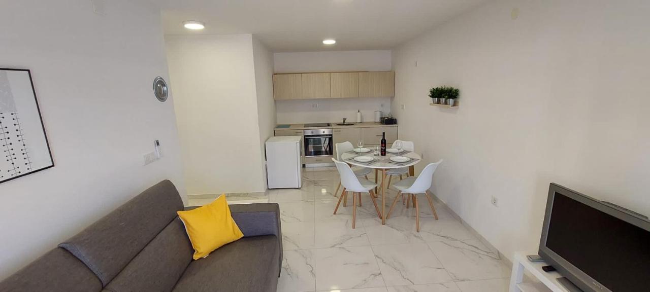 Apartment Bella Novalja Eksteriør bilde