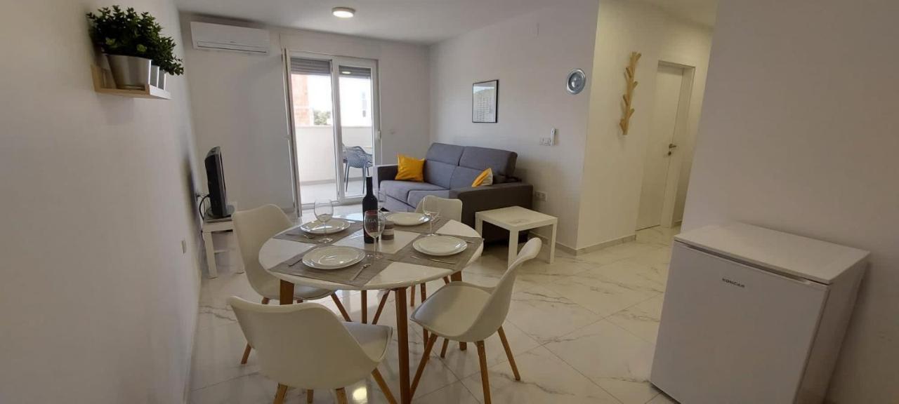 Apartment Bella Novalja Eksteriør bilde