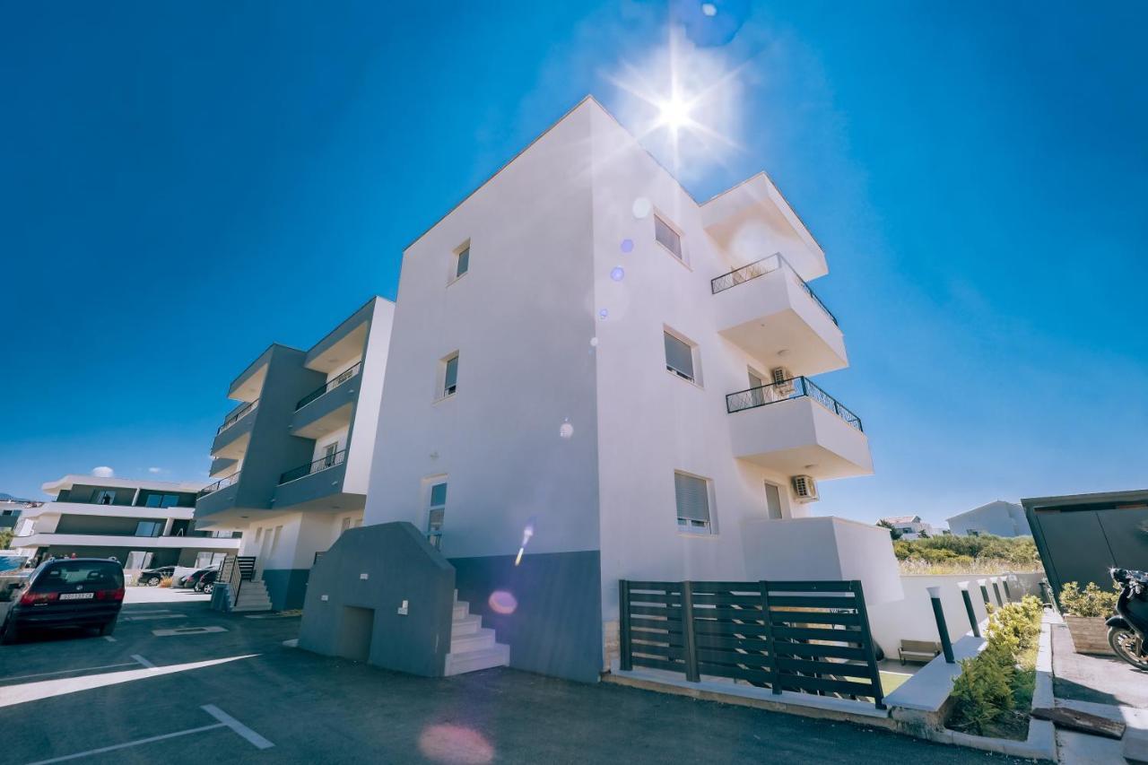 Apartment Bella Novalja Eksteriør bilde
